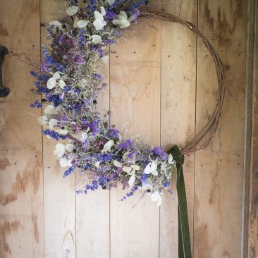 Everlasting half moon wreath